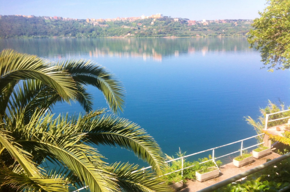 Lazio - Lago Albano - La Culla del lago - zicht op het meer