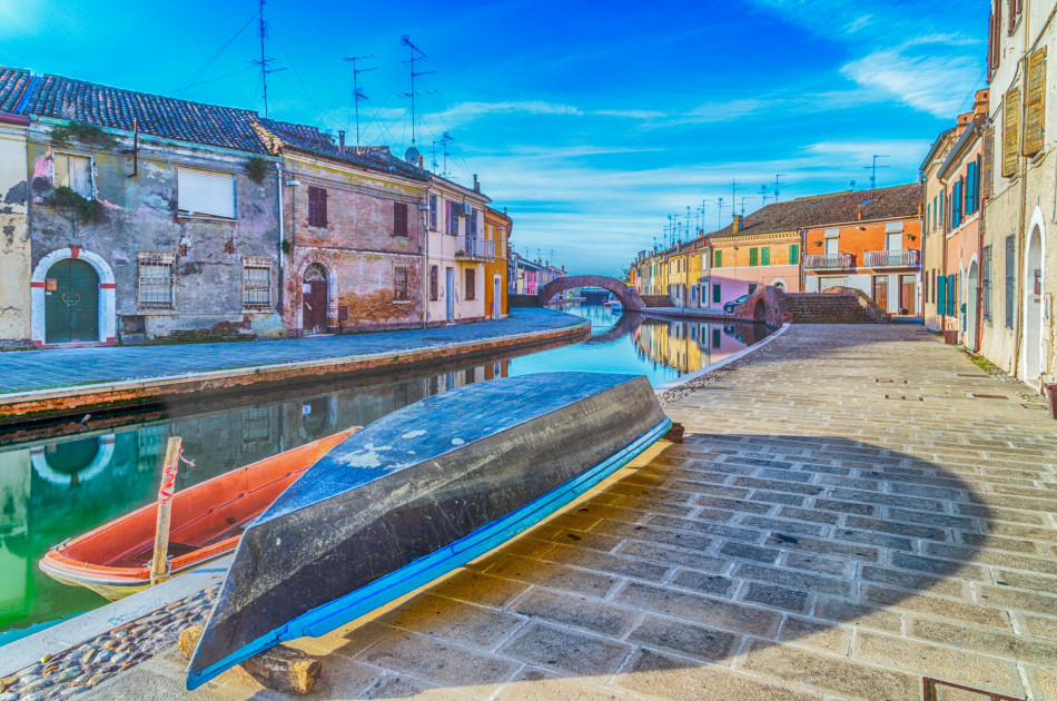 boats-and-houses-in-comacchio-the-little-venice