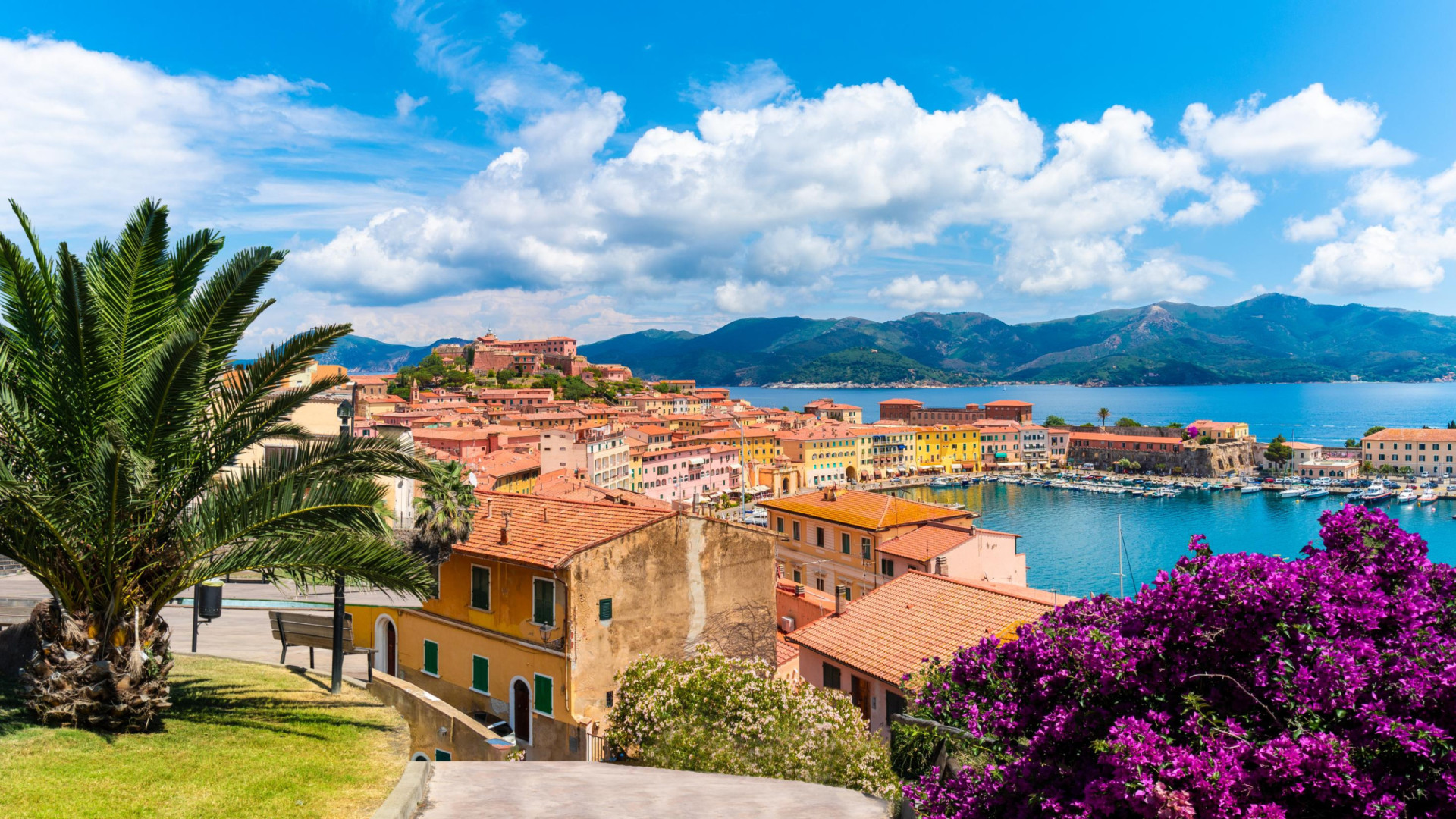 Elba - Hoofdstad - Porteferraio - haven
