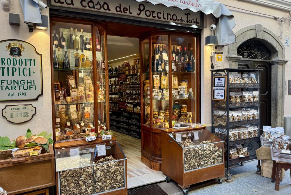 Bobbio, funghi specialiteitenwinkel