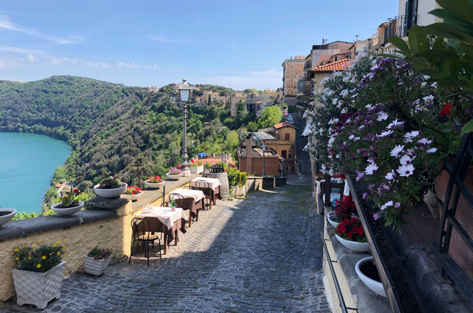 Lazio - Castelli Romani - Albano - straatbeeld - Meer van Albano