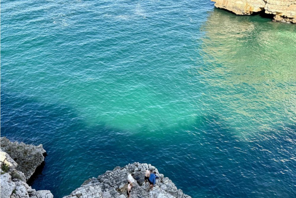 Pogliano a Mare - azuurblauwe zee