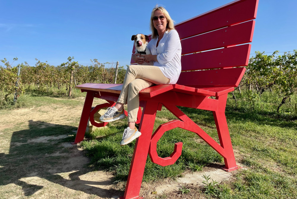 Big Benches Piemonte rood Alinda van Teeckelenburgh en Sofie