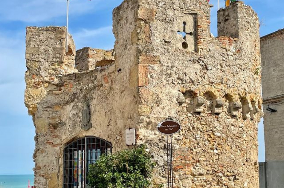 Molise - zee - stadje - Termoli - Poort - kasteel
