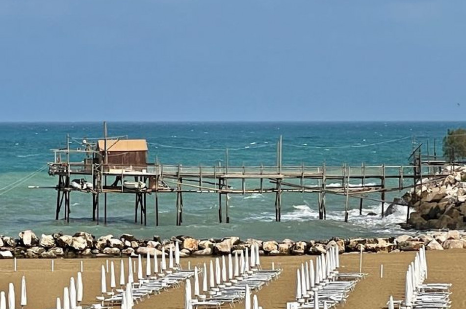 Trabocchi - Molise - Trabocchikust - visserhutjes op palen