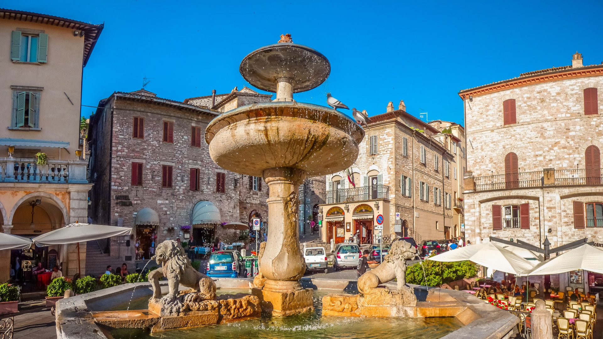 Umbrie - Assisi - fontein - piazza-de-comune