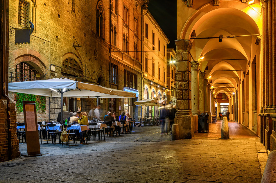 Emilia-Romagna - Bologa - avond - werelderfgoed - arcades