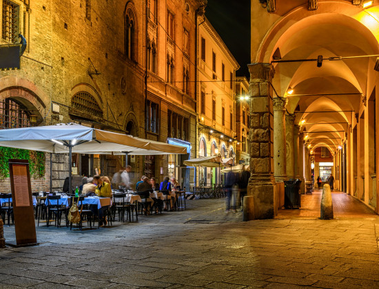 Emilia-Romagna - Bologa - avond - werelderfgoed - arcades