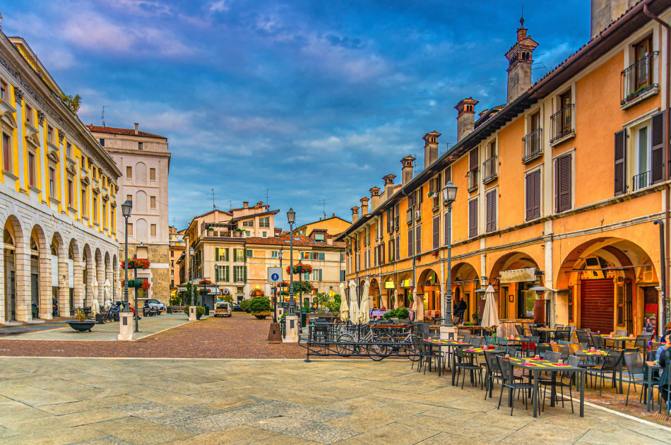 Lombardije - Brescia - plein centrum - terrassen