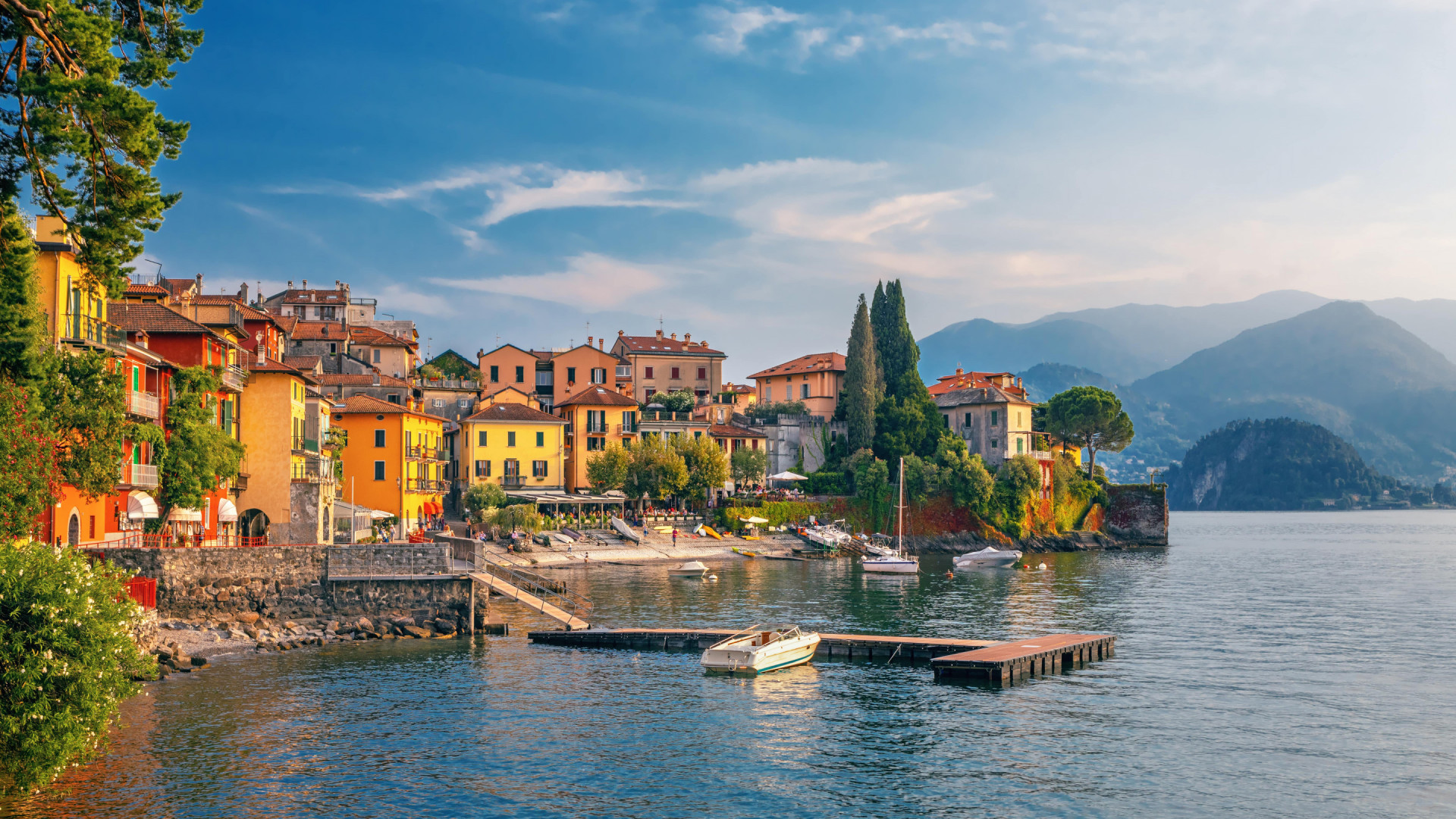Friuli-Venezia Giulia - Triëst - Canale Grande - bootjes op het water
