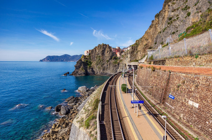 Trein langs de Italiaanse kust