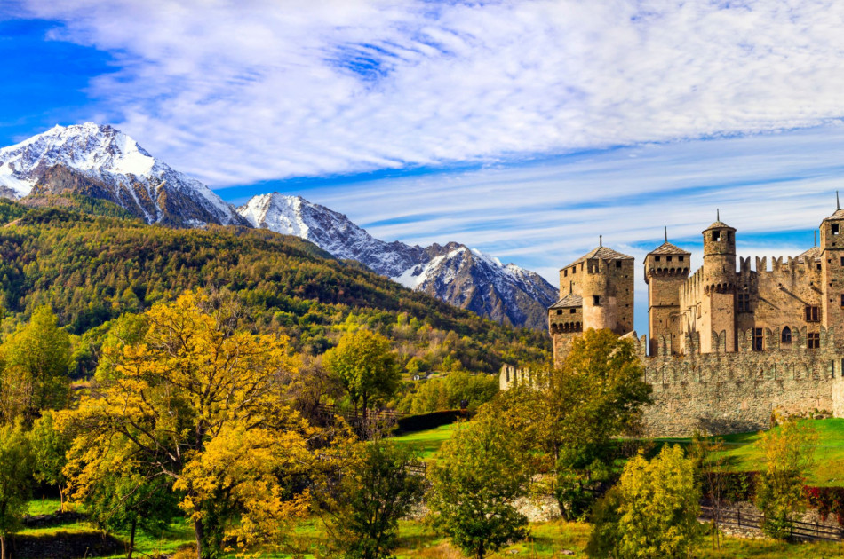 Aosta-bergen-kasteel