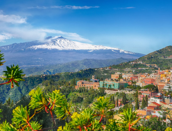 Sicilië - Etna - sneeuw - stadsbeeld