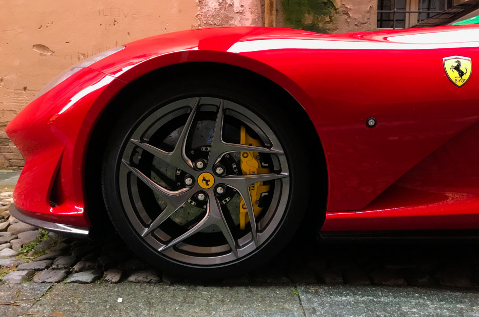 Emilia-Romagna - Modena - Ferrari - Rood