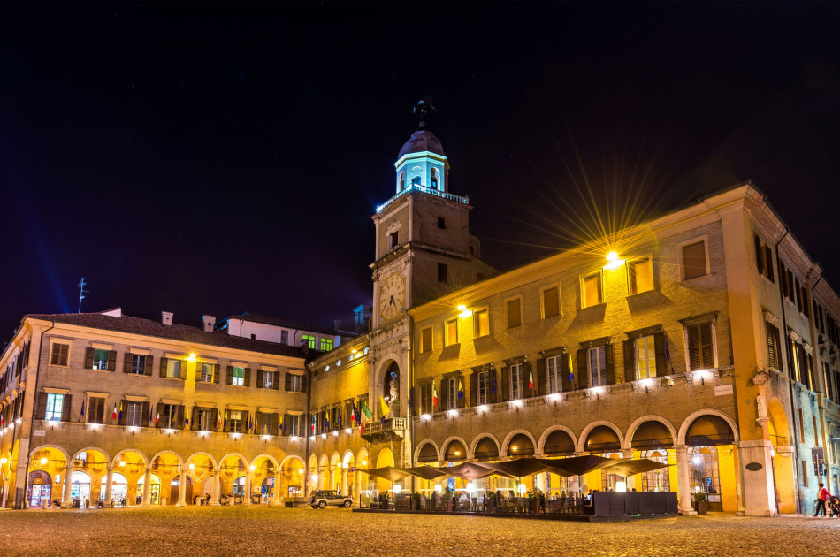 Emilia Romagna - Modena - Werelderfgoed - Plein - Stadhuis