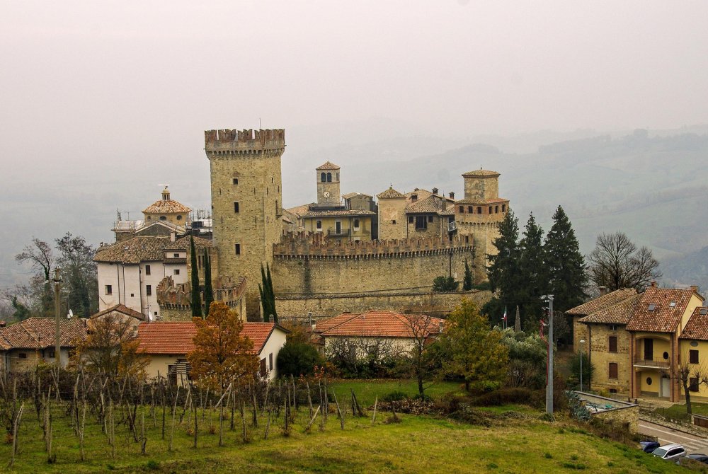 Vigoleno - castle